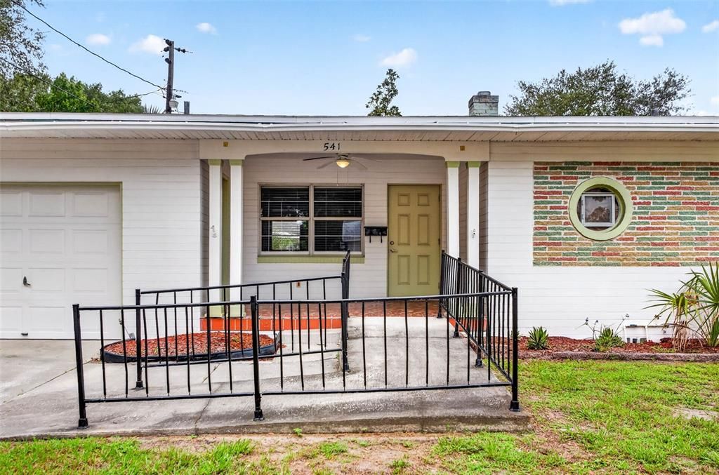 For Sale: $205,000 (3 beds, 1 baths, 863 Square Feet)