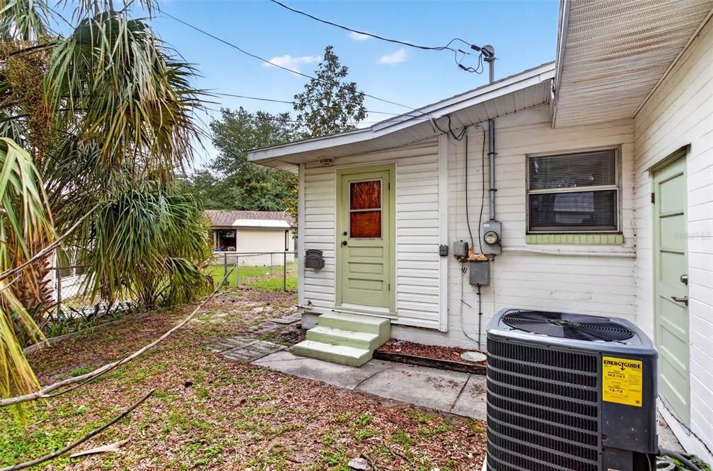 For Sale: $205,000 (3 beds, 1 baths, 863 Square Feet)