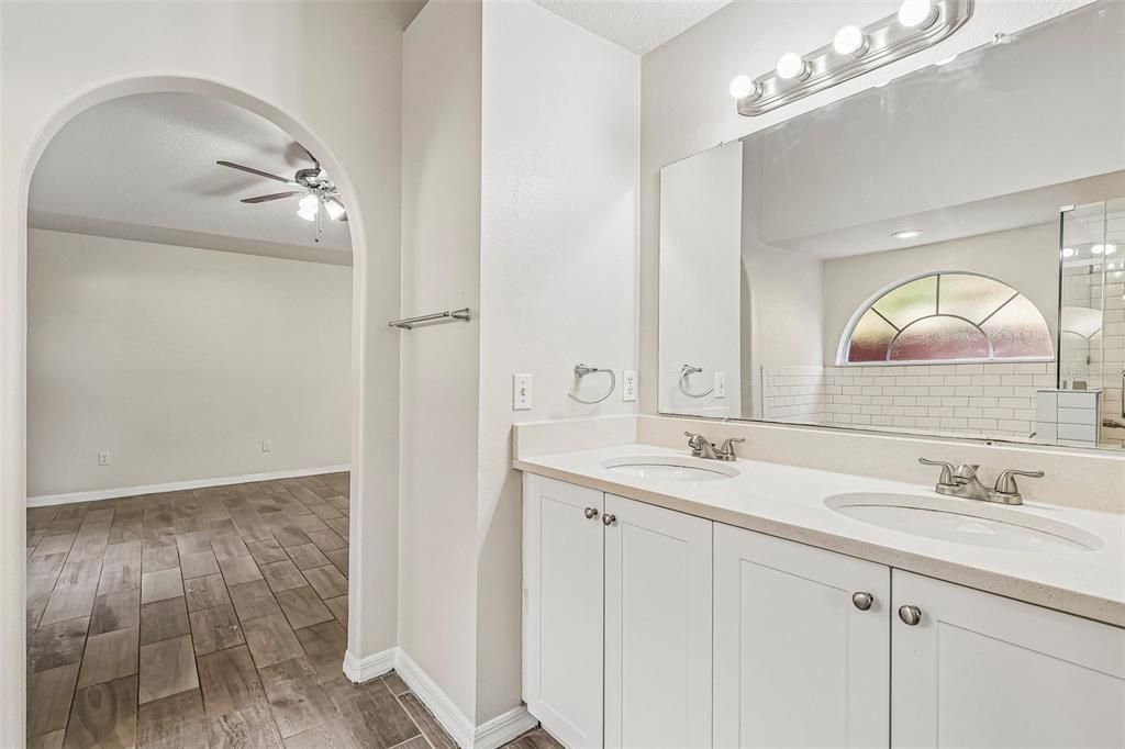 For Sale: $379,900 (3 beds, 2 baths, 1658 Square Feet)