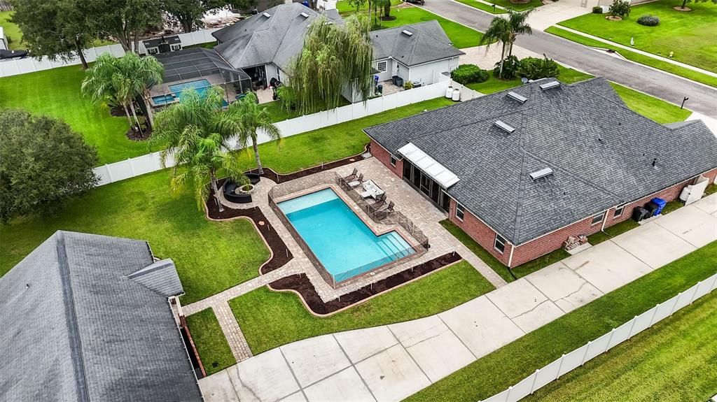 En Venta: $899,000 (5 camas, 3 baños, 3011 Pies cuadrados)
