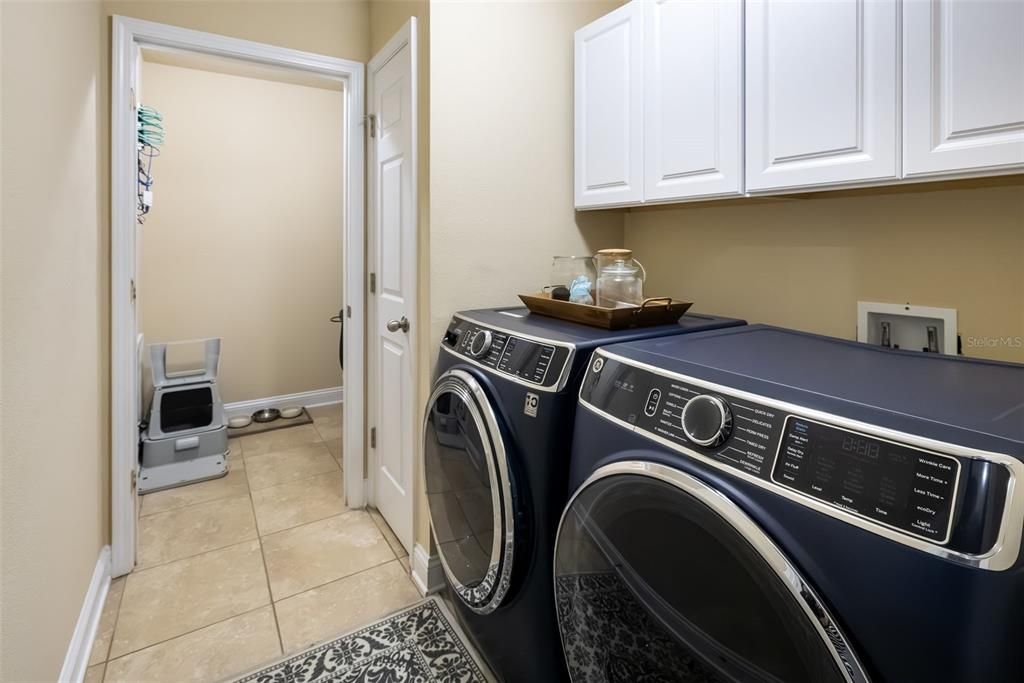 En Venta: $899,000 (5 camas, 3 baños, 3011 Pies cuadrados)