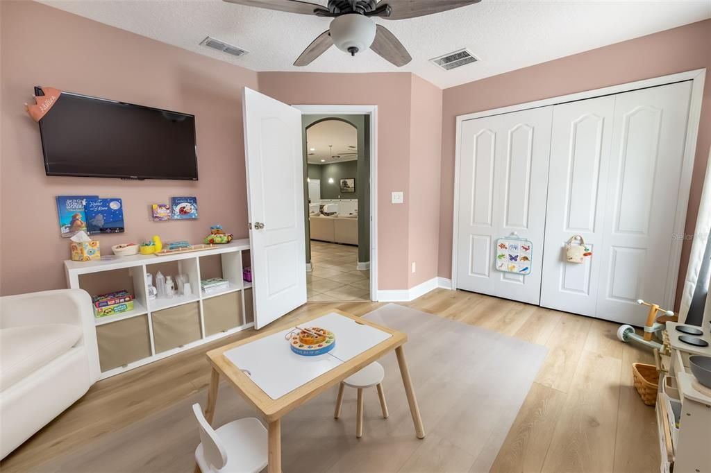 En Venta: $899,000 (5 camas, 3 baños, 3011 Pies cuadrados)