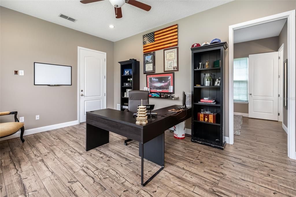 En Venta: $899,000 (5 camas, 3 baños, 3011 Pies cuadrados)