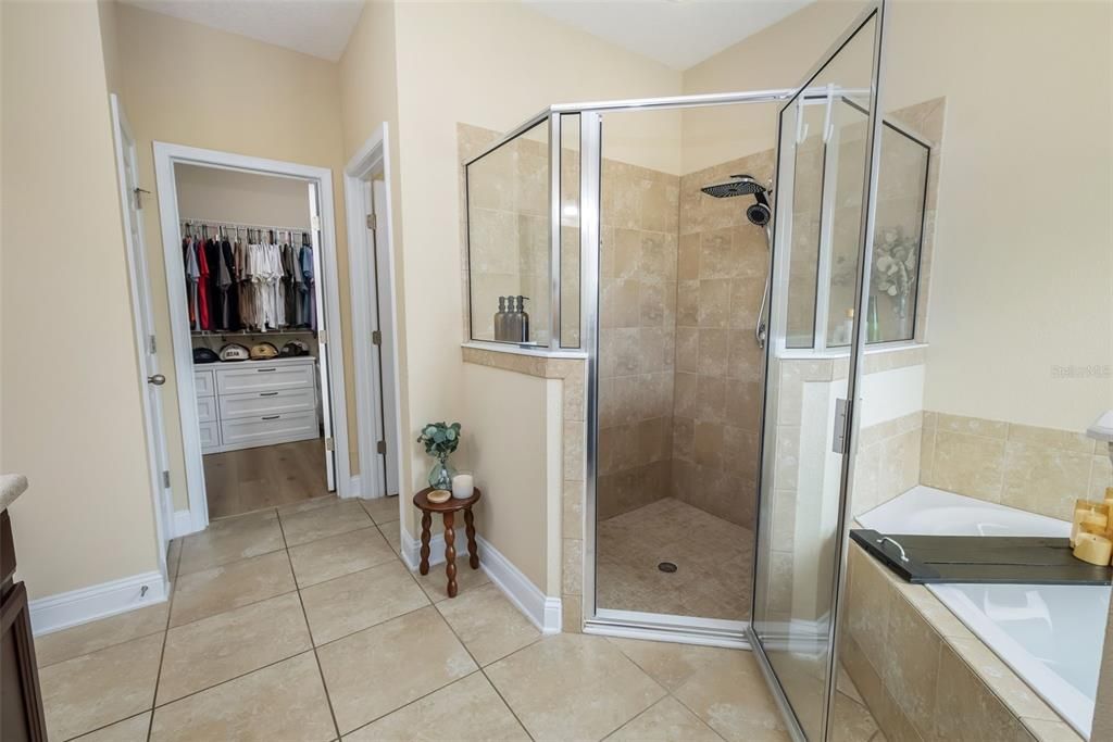 En Venta: $899,000 (5 camas, 3 baños, 3011 Pies cuadrados)