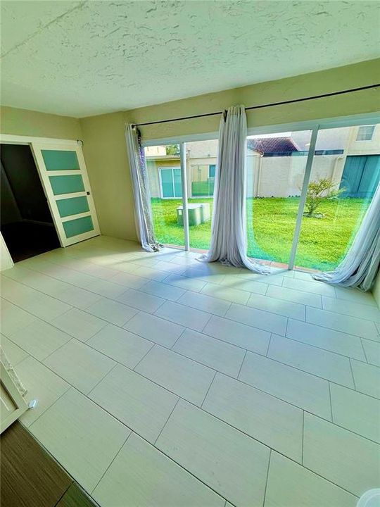 For Rent: $1,600 (2 beds, 2 baths, 1404 Square Feet)