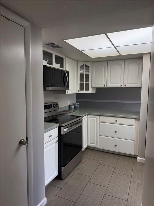For Rent: $1,600 (2 beds, 2 baths, 1404 Square Feet)