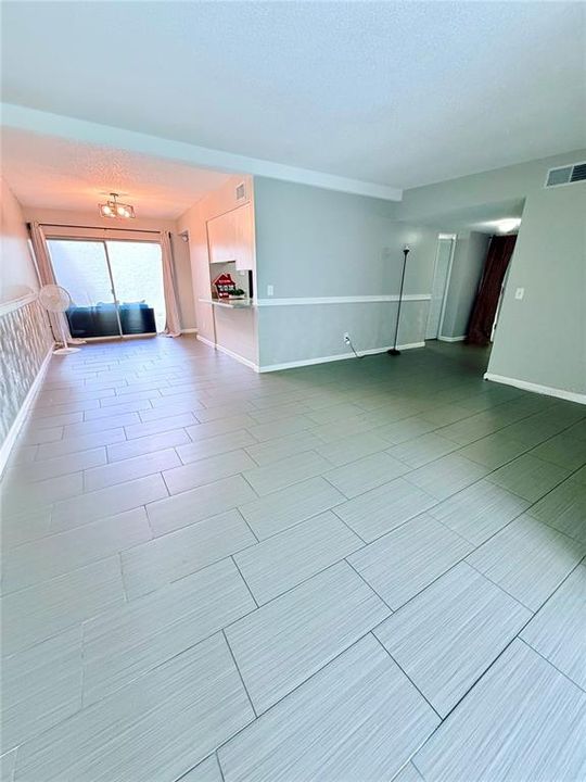 For Rent: $1,600 (2 beds, 2 baths, 1404 Square Feet)