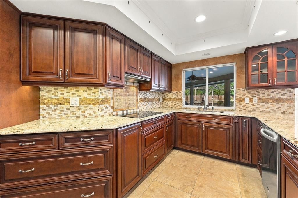For Sale: $595,000 (4 beds, 3 baths, 2500 Square Feet)