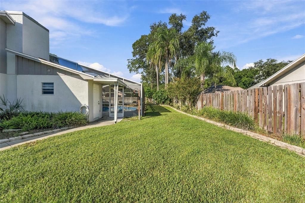 For Sale: $595,000 (4 beds, 3 baths, 2500 Square Feet)