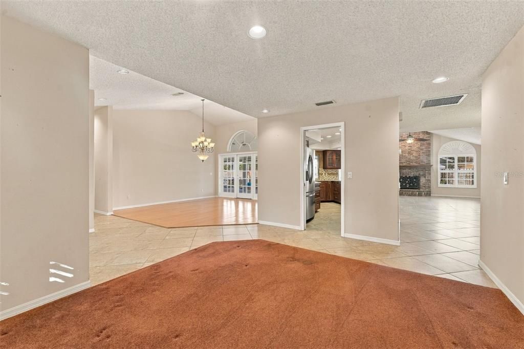 For Sale: $595,000 (4 beds, 3 baths, 2500 Square Feet)