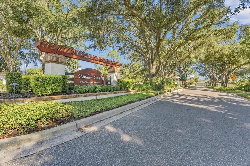 For Sale: $595,000 (4 beds, 3 baths, 2500 Square Feet)