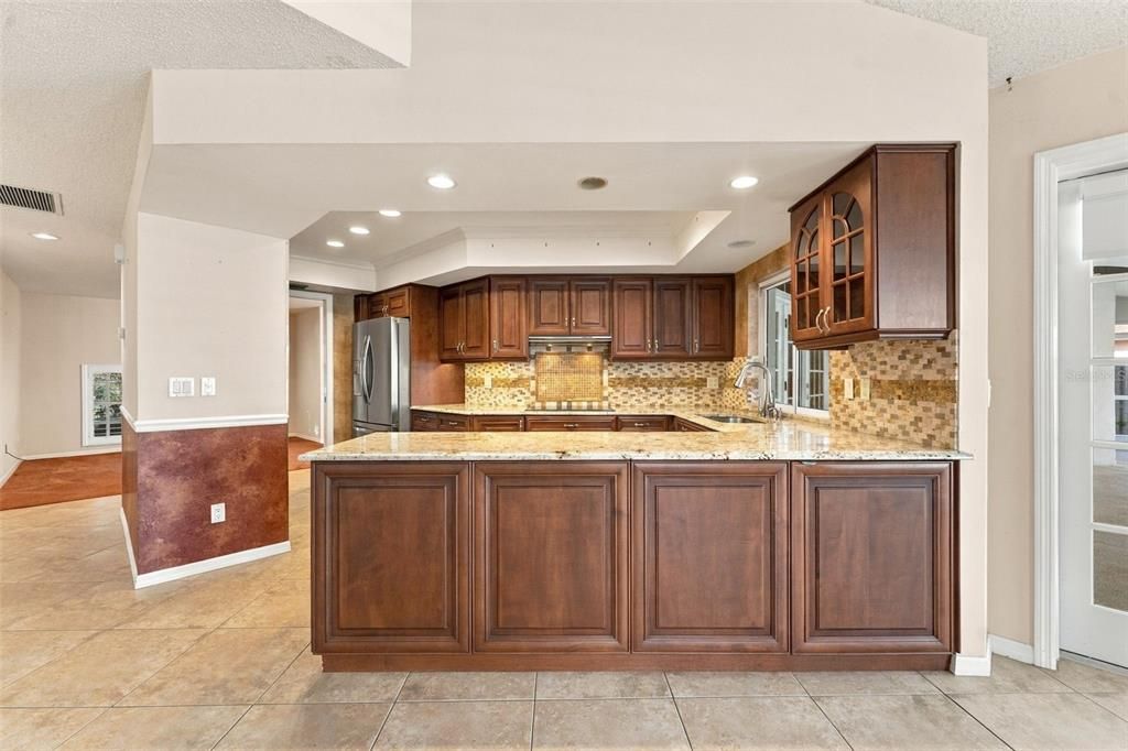 For Sale: $595,000 (4 beds, 3 baths, 2500 Square Feet)