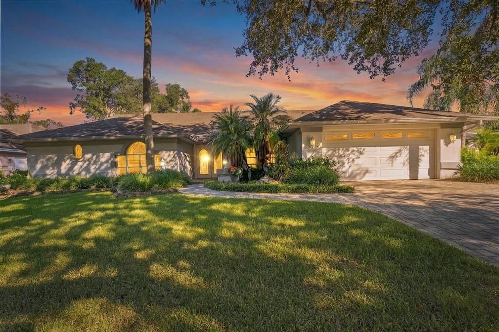 For Sale: $595,000 (4 beds, 3 baths, 2500 Square Feet)