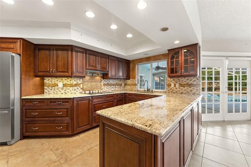 For Sale: $595,000 (4 beds, 3 baths, 2500 Square Feet)