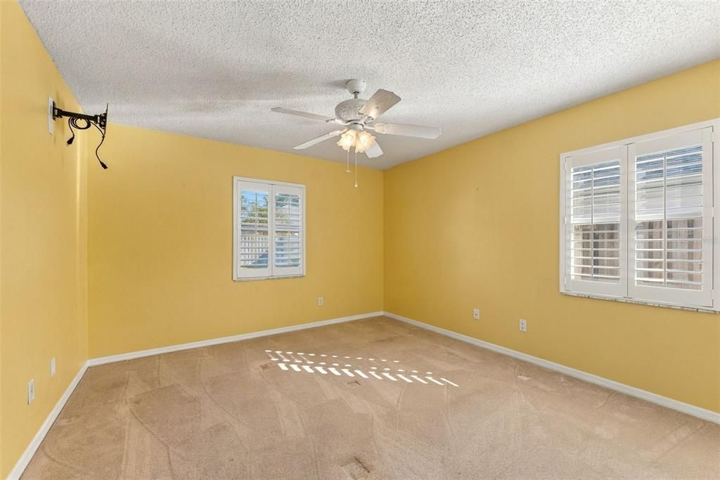 For Sale: $595,000 (4 beds, 3 baths, 2500 Square Feet)