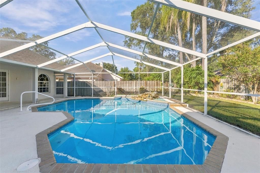 For Sale: $595,000 (4 beds, 3 baths, 2500 Square Feet)