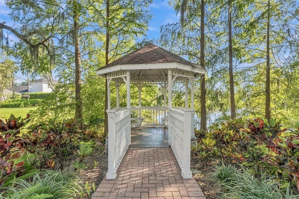 For Sale: $595,000 (4 beds, 3 baths, 2500 Square Feet)