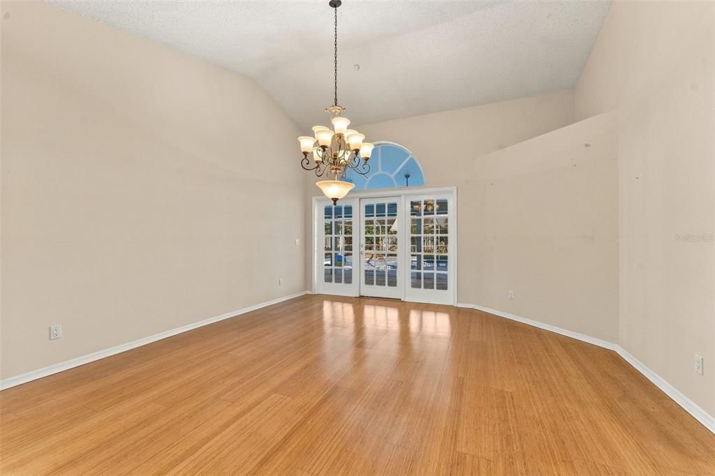 For Sale: $595,000 (4 beds, 3 baths, 2500 Square Feet)