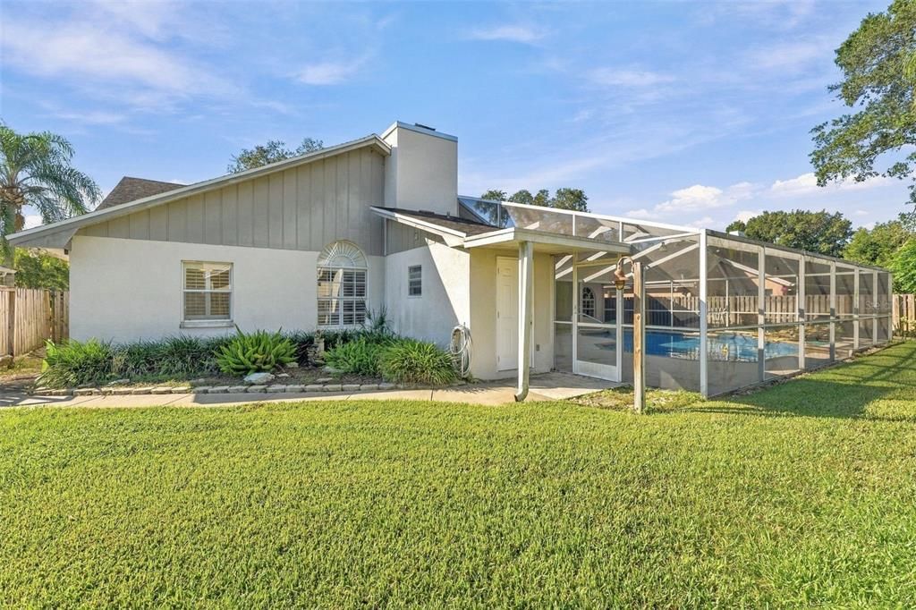 For Sale: $595,000 (4 beds, 3 baths, 2500 Square Feet)