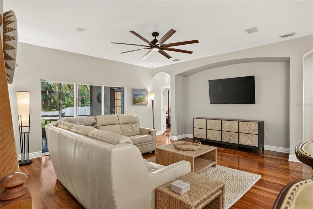 For Sale: $550,000 (4 beds, 3 baths, 3018 Square Feet)
