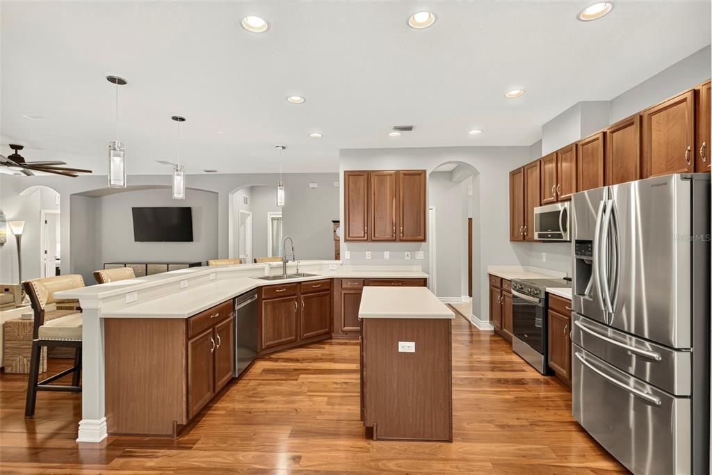 For Sale: $550,000 (4 beds, 3 baths, 3018 Square Feet)