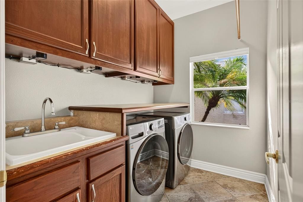 For Sale: $550,000 (4 beds, 3 baths, 3018 Square Feet)
