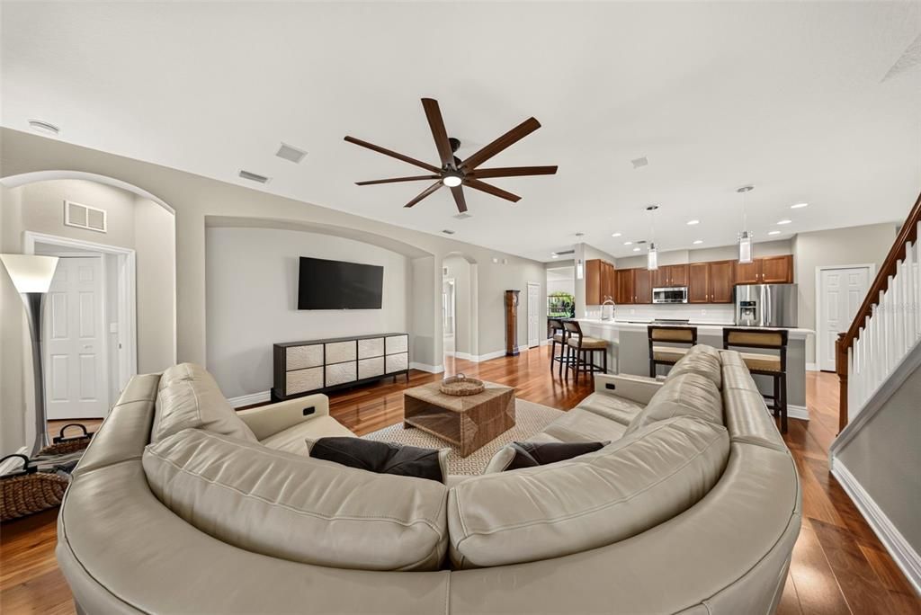 For Sale: $550,000 (4 beds, 3 baths, 3018 Square Feet)