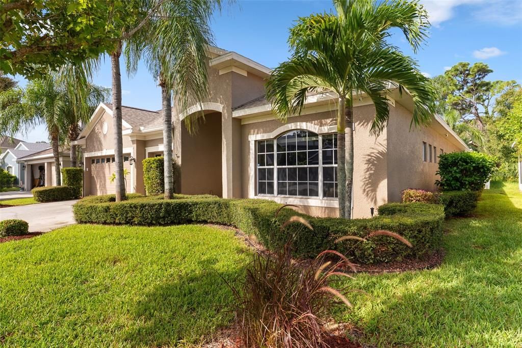 For Sale: $550,000 (4 beds, 3 baths, 3018 Square Feet)
