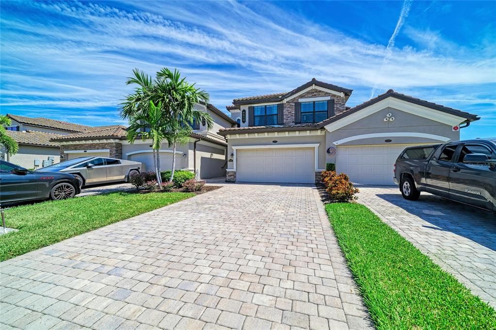For Sale: $669,000 (3 beds, 2 baths, 2108 Square Feet)
