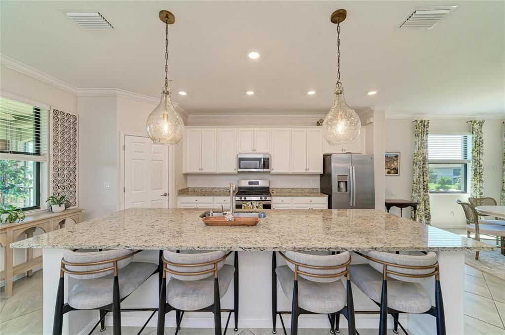For Sale: $669,000 (3 beds, 2 baths, 2108 Square Feet)