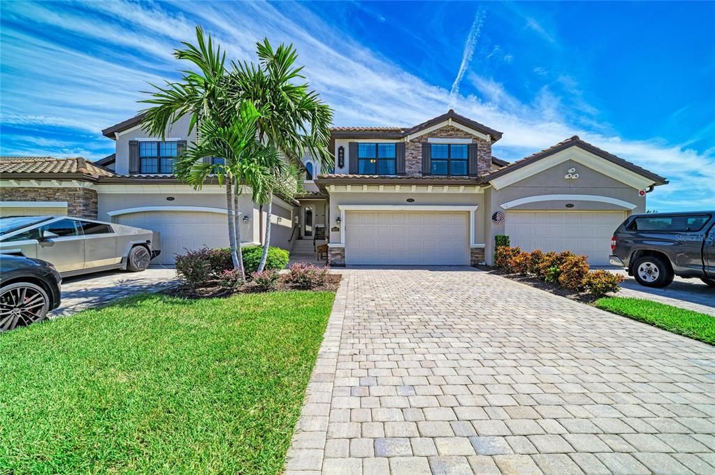 For Sale: $669,000 (3 beds, 2 baths, 2108 Square Feet)