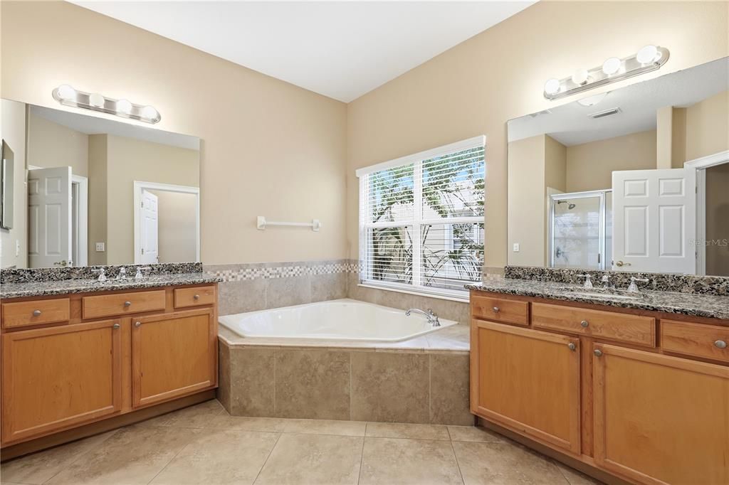 For Rent: $3,500 (4 beds, 2 baths, 2822 Square Feet)