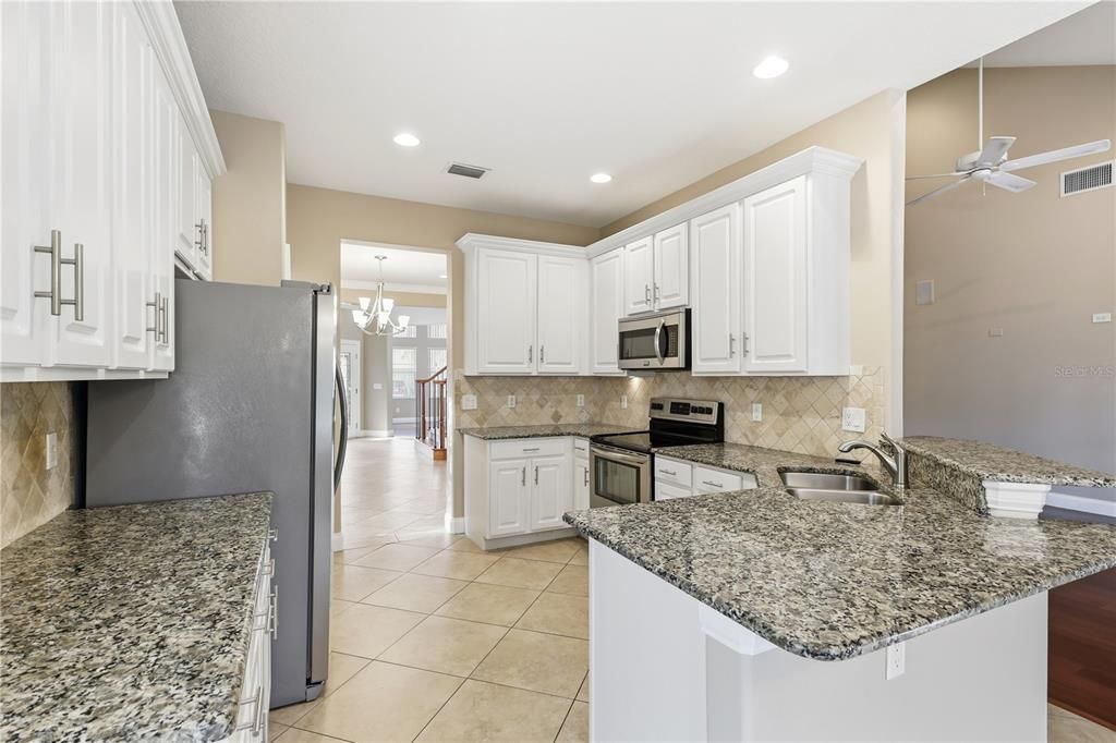 For Rent: $3,500 (4 beds, 2 baths, 2822 Square Feet)