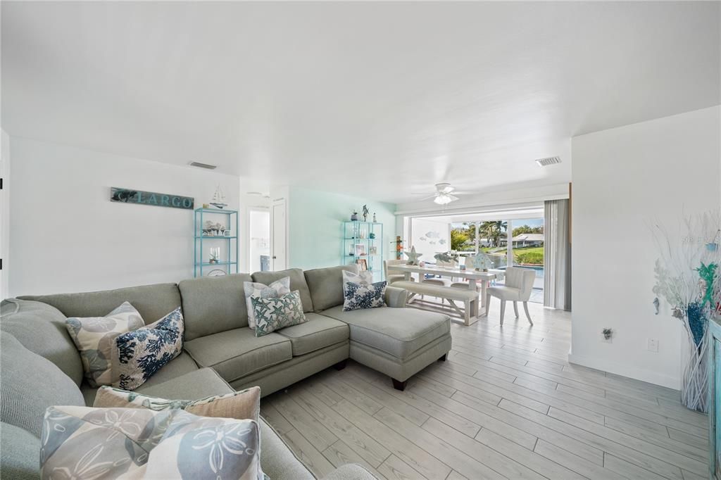 В аренду: $3,595 (2 спален, 2 ванн, 1199 Квадратных фут)