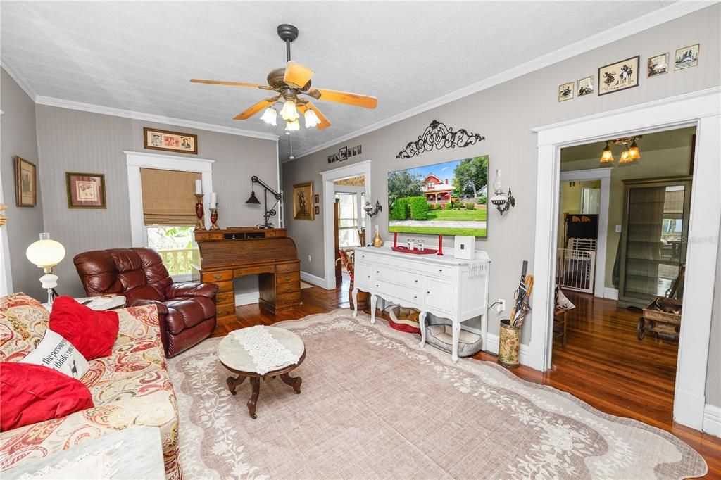 На продажу: $375,000 (3 спален, 1 ванн, 1891 Квадратных фут)