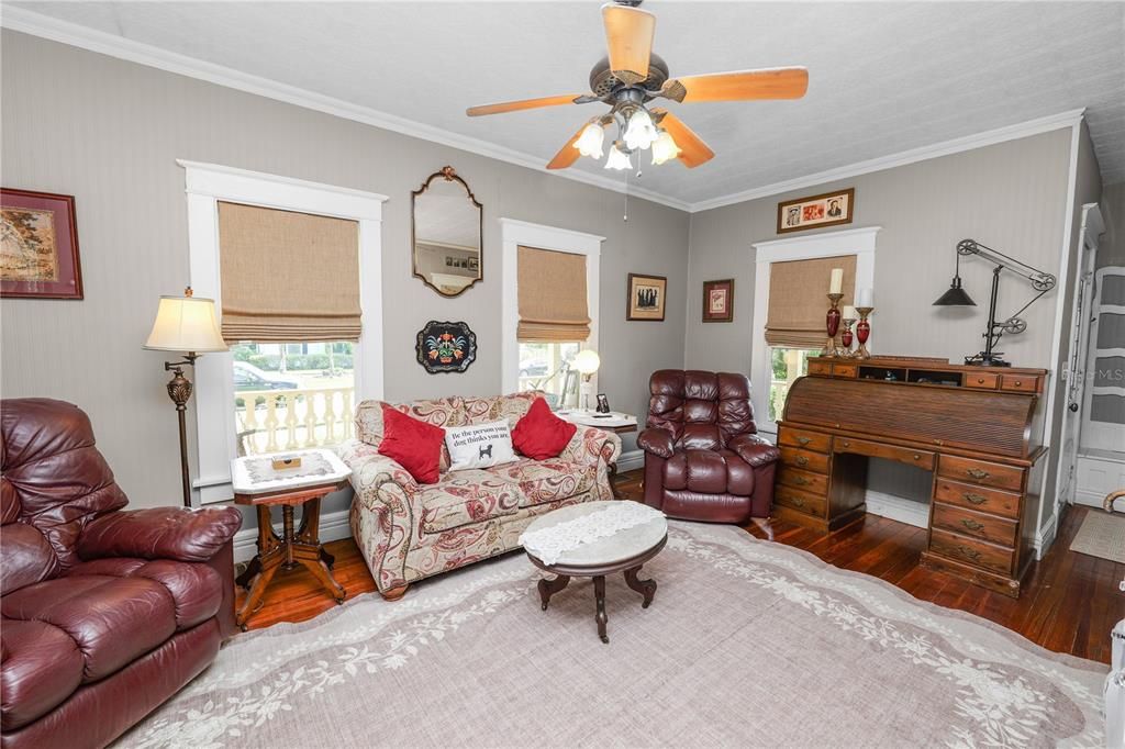 На продажу: $375,000 (3 спален, 1 ванн, 1891 Квадратных фут)