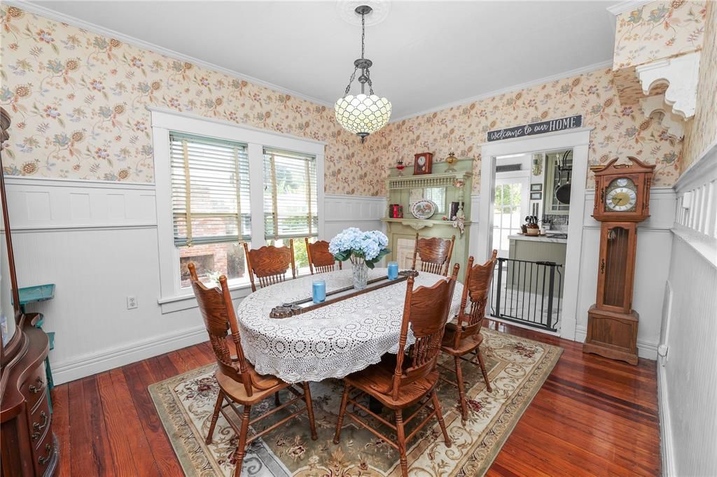 На продажу: $375,000 (3 спален, 1 ванн, 1891 Квадратных фут)