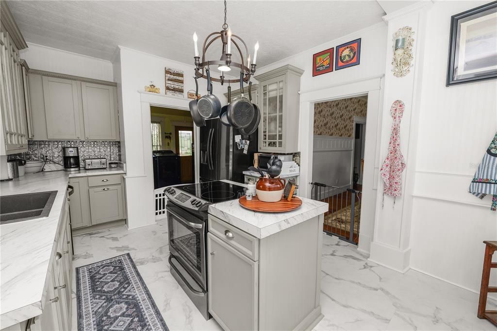 На продажу: $375,000 (3 спален, 1 ванн, 1891 Квадратных фут)