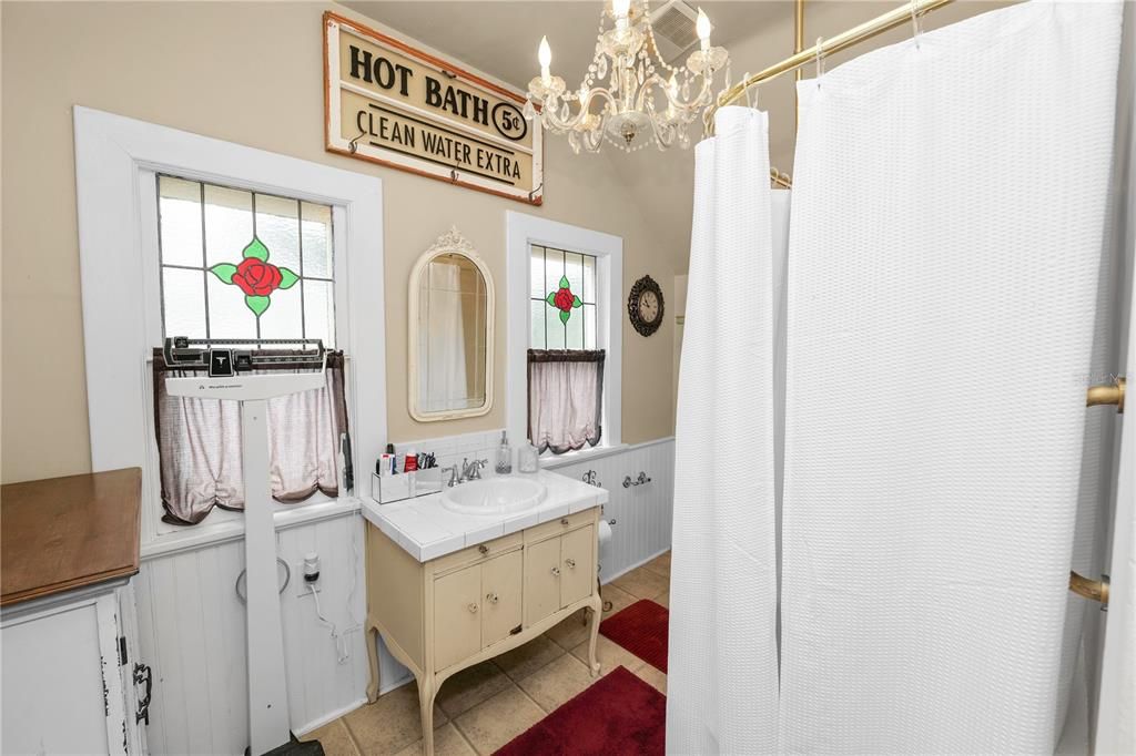 На продажу: $375,000 (3 спален, 1 ванн, 1891 Квадратных фут)