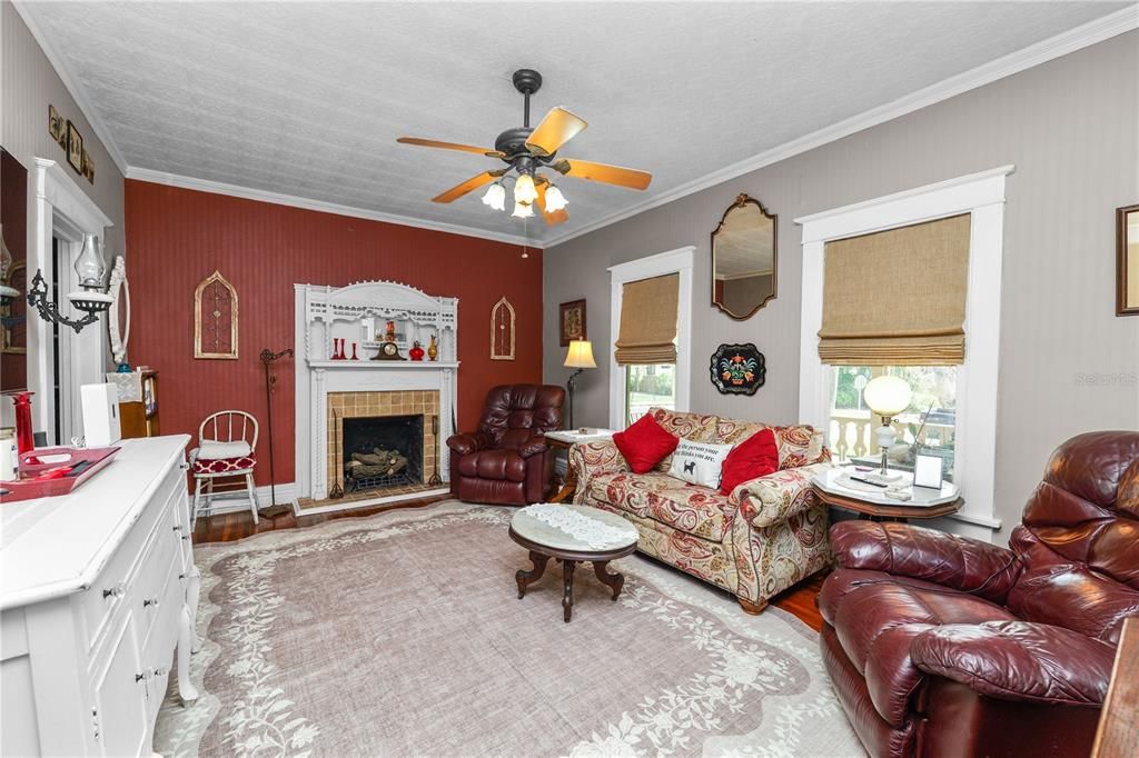 На продажу: $375,000 (3 спален, 1 ванн, 1891 Квадратных фут)
