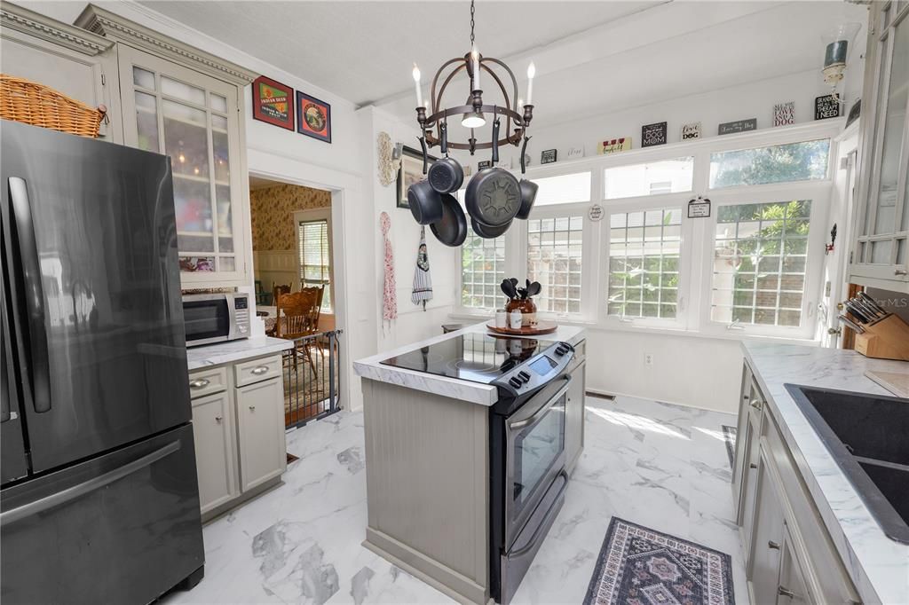 На продажу: $375,000 (3 спален, 1 ванн, 1891 Квадратных фут)