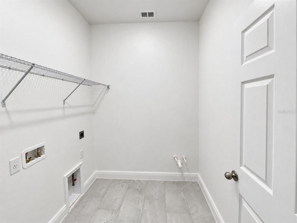 En Venta: $564,990 (4 camas, 2 baños, 2103 Pies cuadrados)