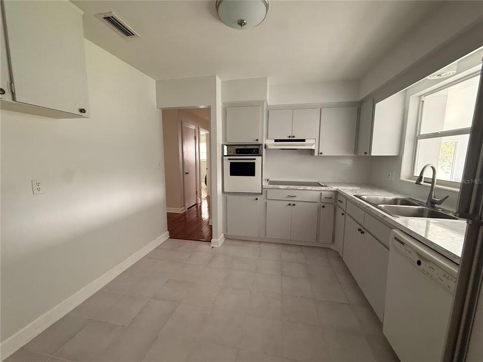 En Venta: $425,000 (3 camas, 2 baños, 1704 Pies cuadrados)