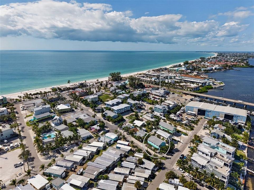 For Sale: $409,900 (1 beds, 1 baths, 462 Square Feet)