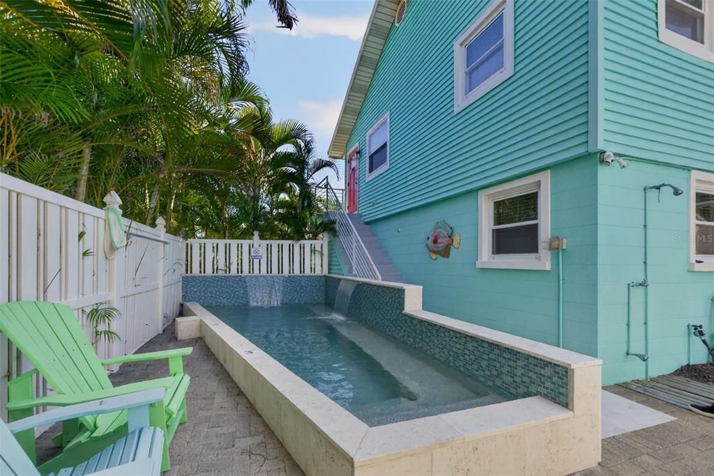For Sale: $409,900 (1 beds, 1 baths, 462 Square Feet)