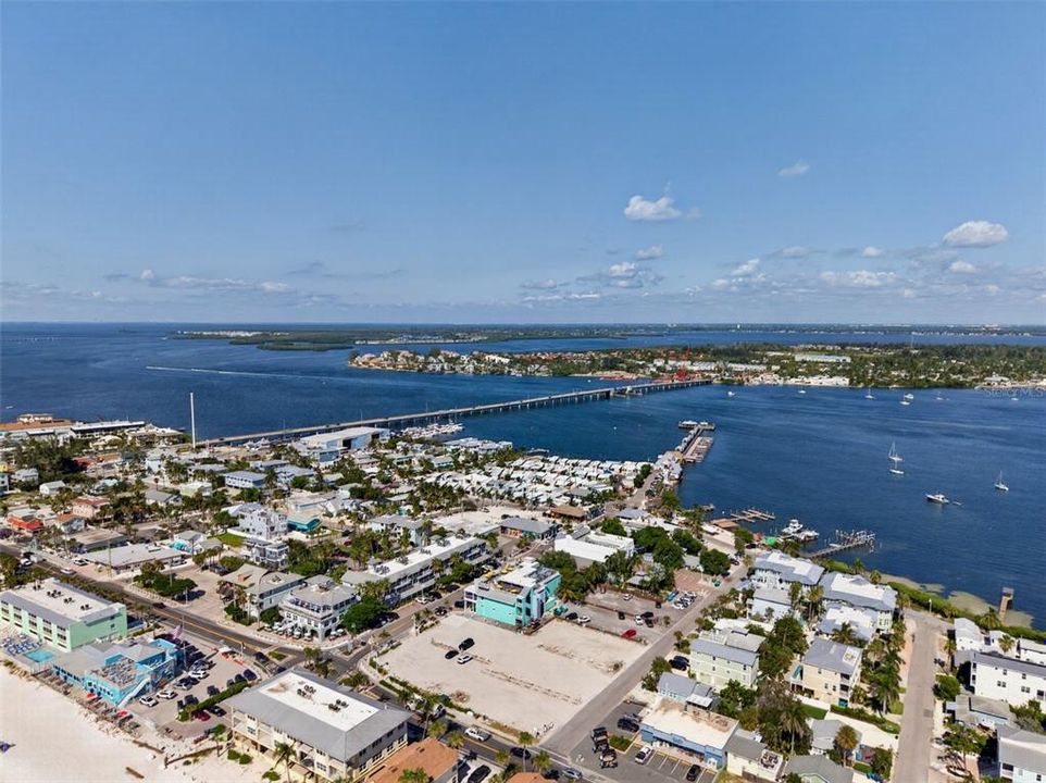 For Sale: $409,900 (1 beds, 1 baths, 462 Square Feet)