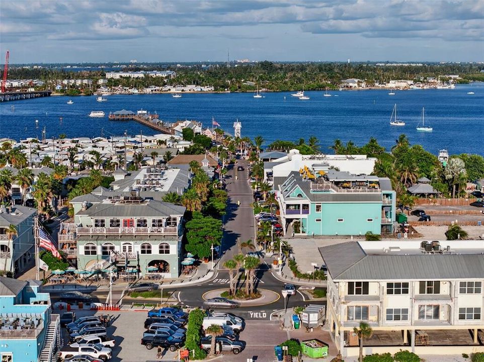 For Sale: $409,900 (1 beds, 1 baths, 462 Square Feet)