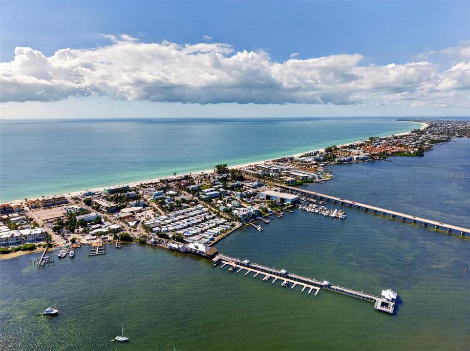 For Sale: $409,900 (1 beds, 1 baths, 462 Square Feet)