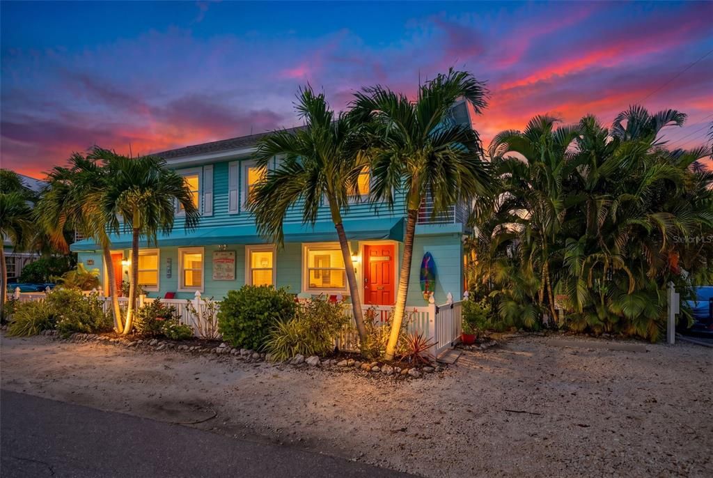 For Sale: $409,900 (1 beds, 1 baths, 462 Square Feet)
