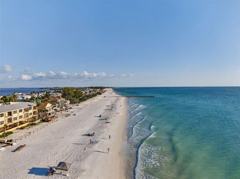 For Sale: $409,900 (1 beds, 1 baths, 462 Square Feet)